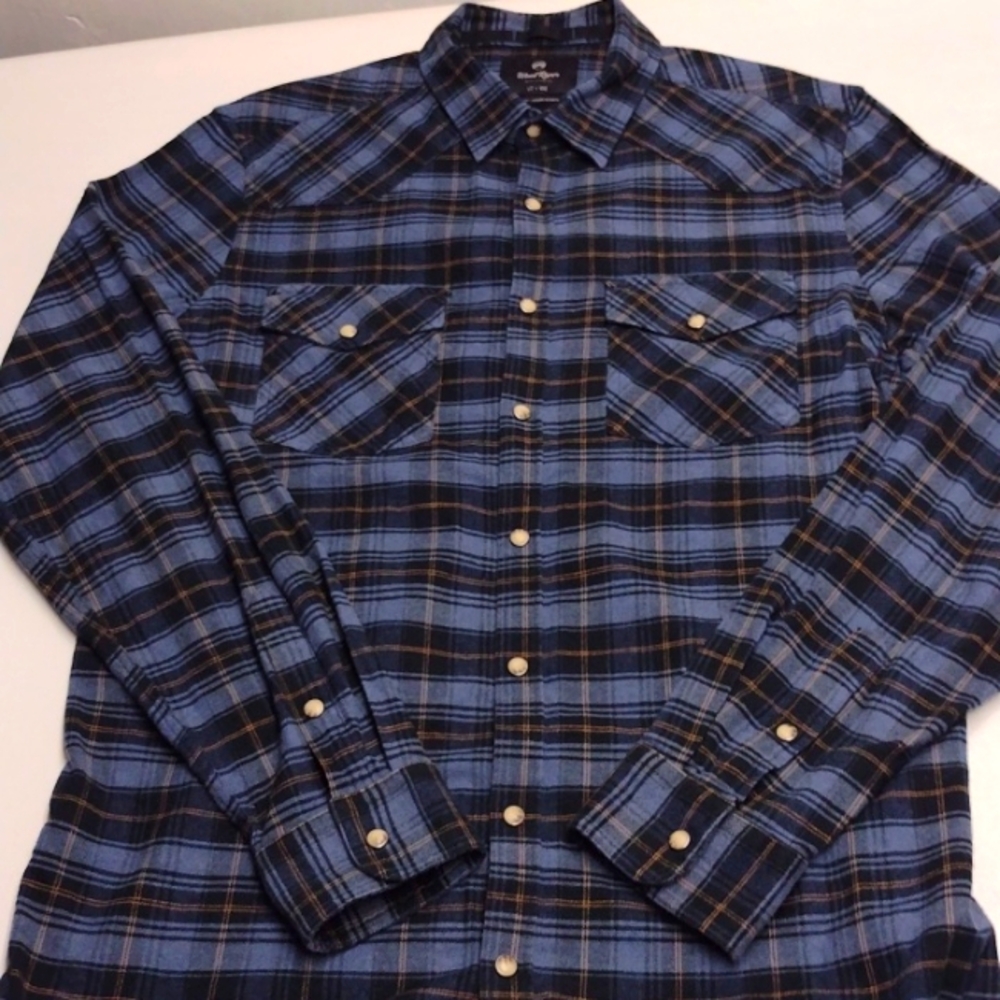 Wind River shirt  Long sleeve size L, blue color, 96% cotton 4% spandex